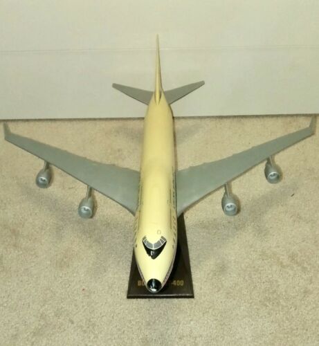 China Airlines Boeing 747-400 1/100 Scale Model Plane