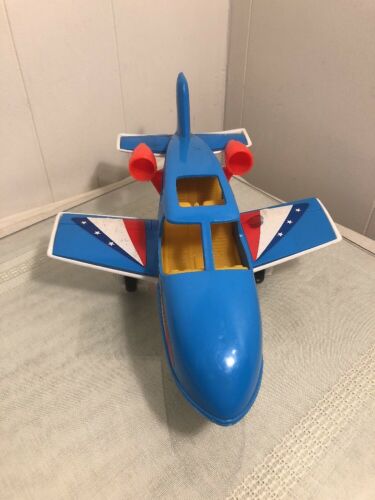 PLASTIC AIRPLANE WITH WHEELS NO.870 GAY TOYS,INC 11 inches x 5½ inches