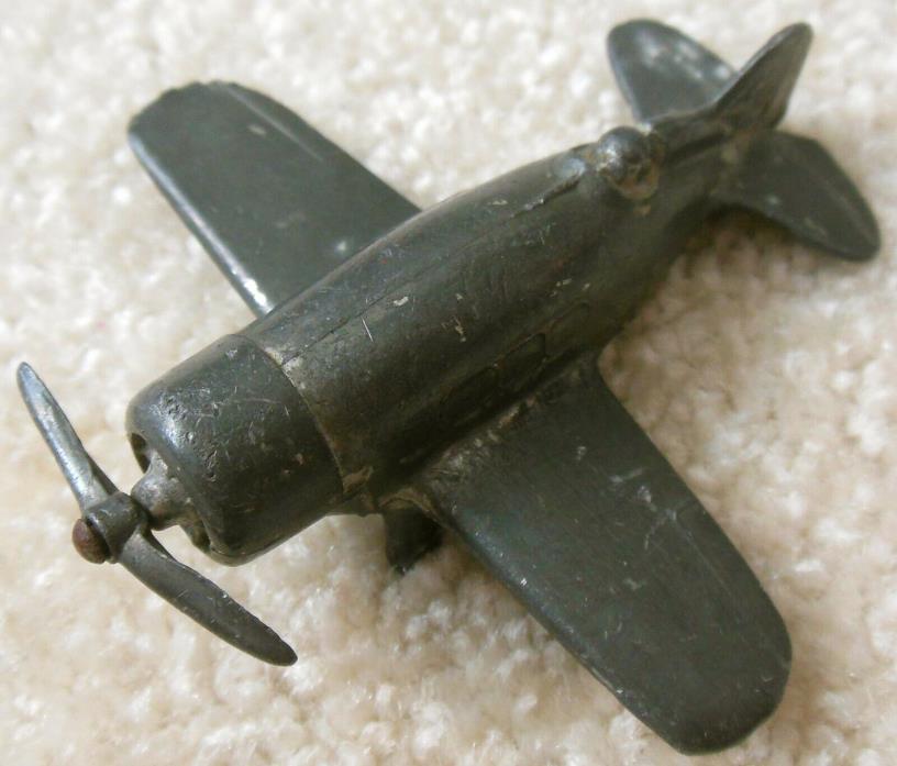Vintage 1930s C.A.W. Toys Slush Lead Metal LOW WING MONO COUPE Airplane w/ Pilot
