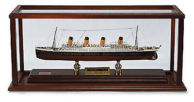 1:500 RMS TITANIC 1/500 SIGNED BY MILVINA DEAN