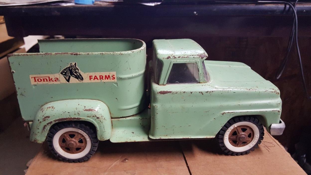 TONKA FARMS TOY HORSE  pick up TRUCK pale green 1967 ??