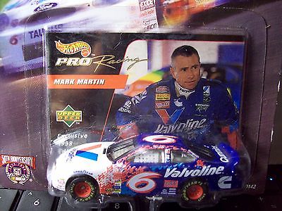 MARK MARTIN #6 1998 HOT WHEELS 1st EDITION  1/64 scale NASCAR w/CARD
