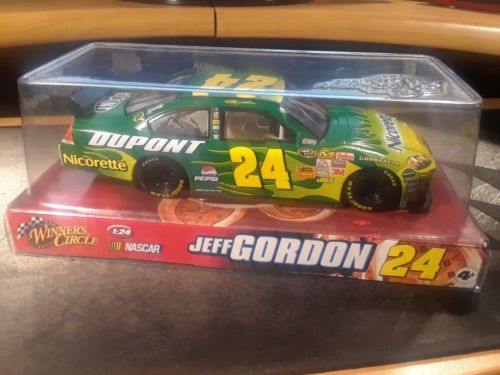 Jeff Gordon 24 - 1:24 Scale Car - Nascar - Winners Circle - Nicorette