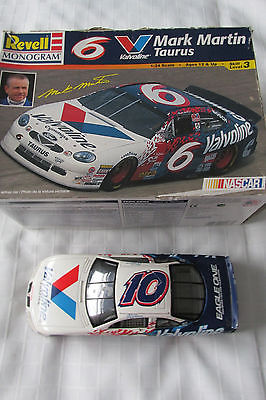 REVELL 1.24 SCALE, MARK  MARTIN VALVOLINE, 1998 TAURUS,1-24 76513 02477