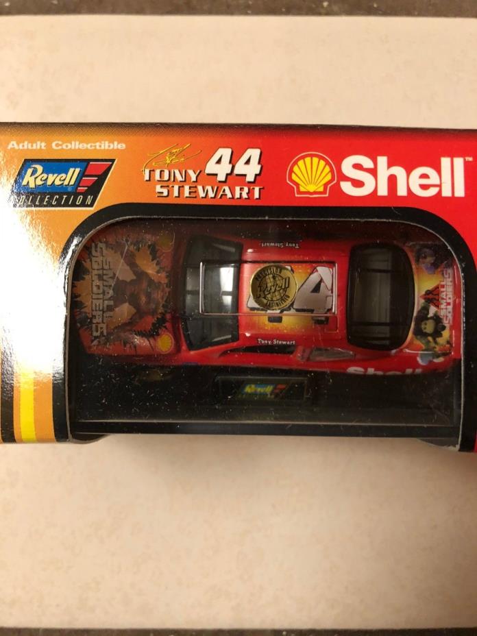 Revell 1/64 2 Car Lot - Tony Stewart #44 Small Soldiers & Earnhardt 3 Goodwrench