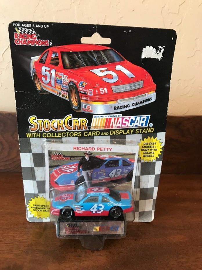 1992 Racing Champions NASCAR Richard Petty #43 Stock Car 1:64