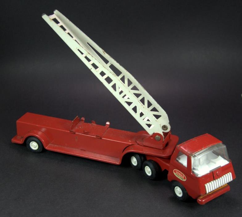 Vintage Red Tonka Toronto Canada Fire Truck w/Ladder #55170 Minimal Rust Used