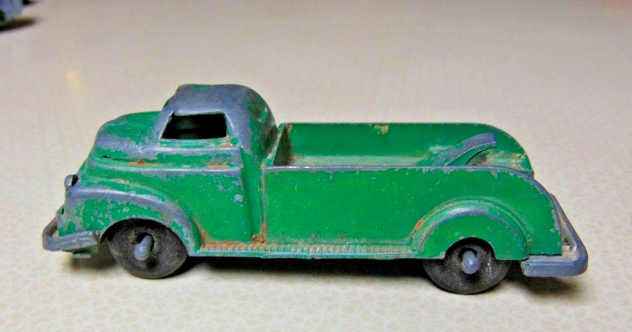 Vintage MANOIL Die-Cast Tow Truck Wrecker