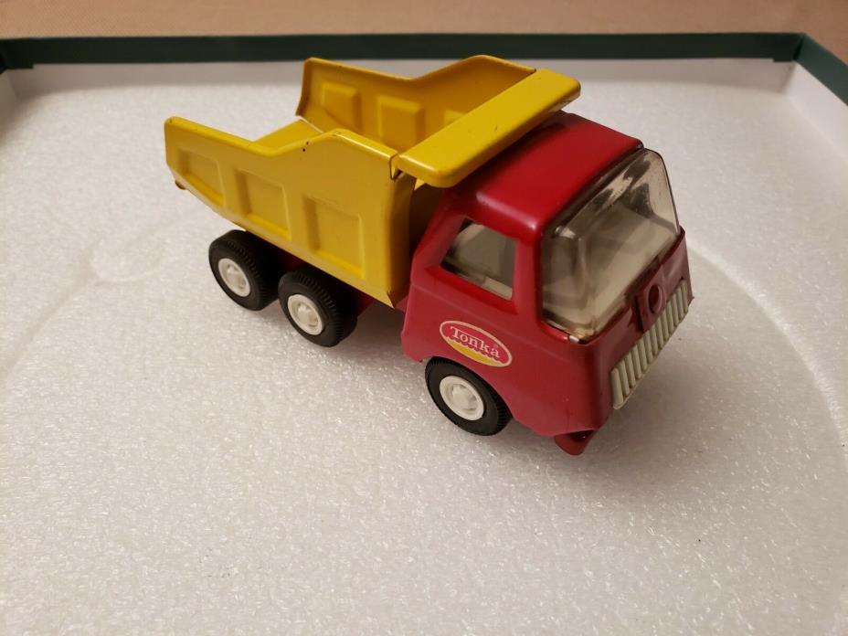 Vintage Tonka Truck, Red & Yellow, Great condition, steel 5