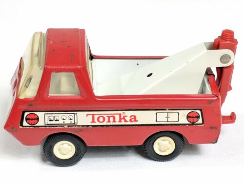 TONKA Vintage Pressed Steel Red Tow Truck Wrecker USA 55504 VTG Collectable 1970