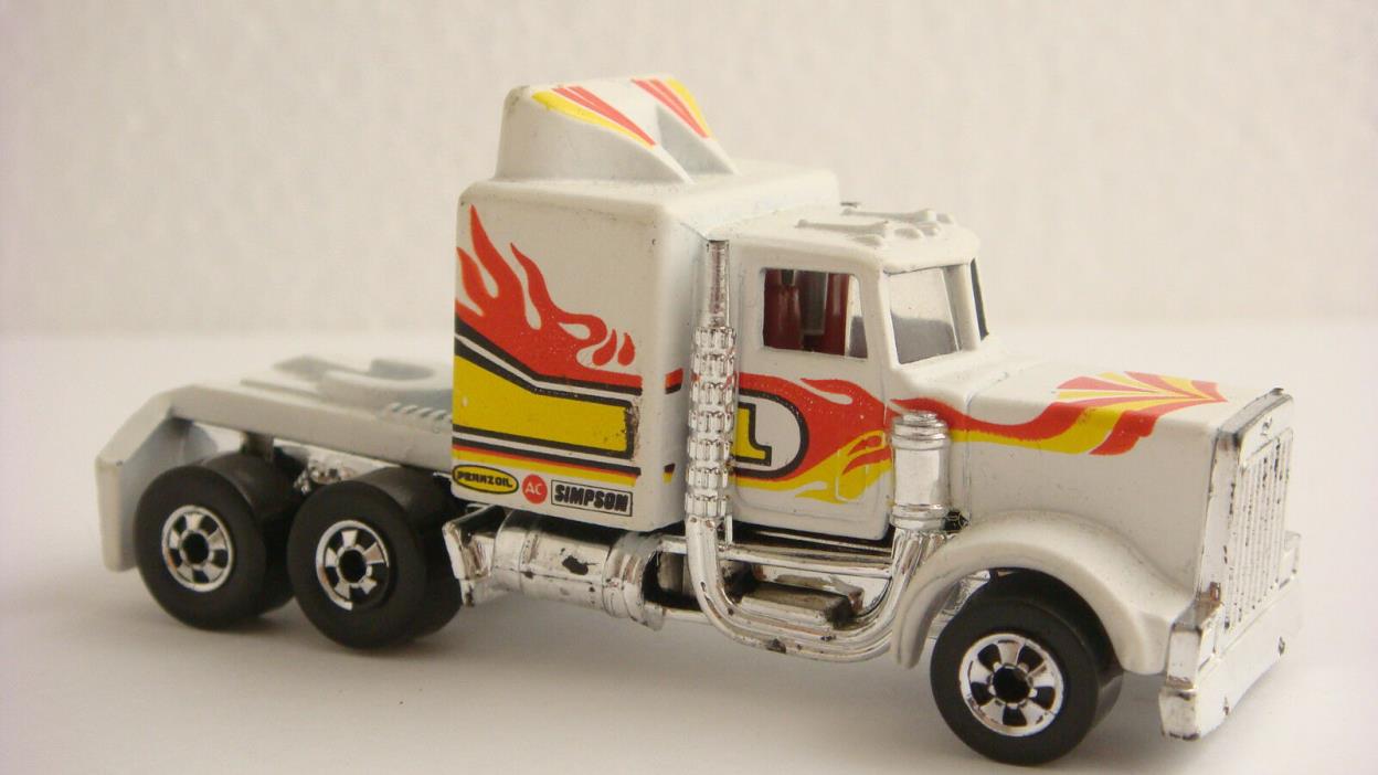 1983 Hot Wheels Blackwall - LONG SHOT - White Big Rig Truck
