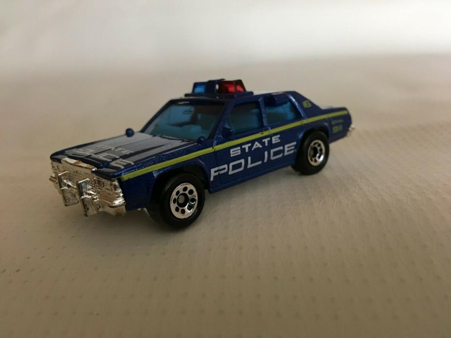 MATCHBOX MB16 FORD LTD POLICE CAR 1996