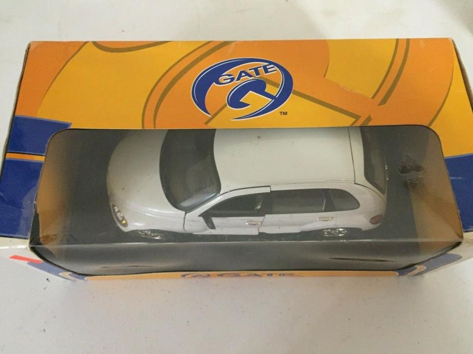 Gates Chrysler P/T Cruiser - 1/18 - White -  NEW