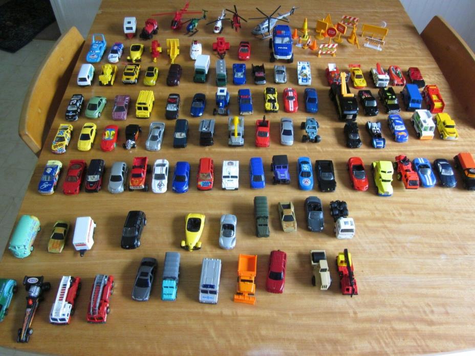 Lot of over 100 Matchbox, Hot Wheels, Maisto, Nascar, other die cast cars plus