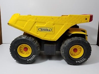 Vintage 2004 Hasbro LARGE Big Yellow Tonka Steel Plastic Dump Truck Red Handle