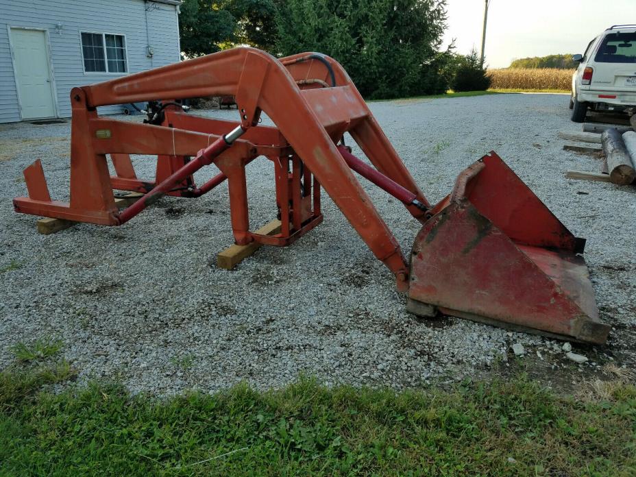 Davis Products Mid-western Industries Front End Tractor Loader with Bucket