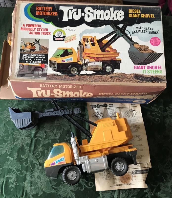 BOXED 1970 REMCO BATTERY OPERATED TRU SMOKE DIESEL GIANT SHOVEL TRUCK EXCAVATOR