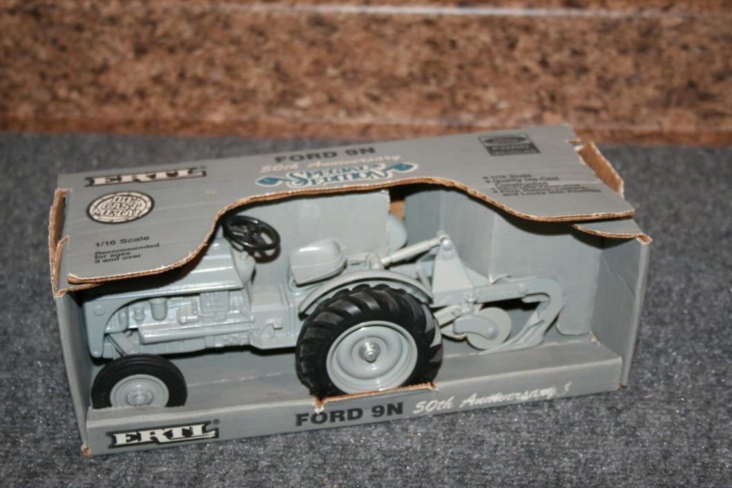FORD 9N WITH PLOW SPECIAL EDITION 50TH ANNIVERSARY COLLECTOR Ertl 833