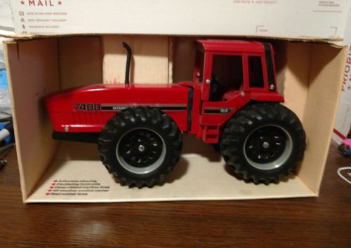 Ertl international 7488. new in box
