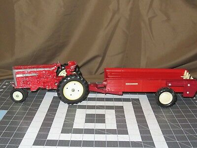 ERTL - IH International Harvester Tractor & Spreader Trailer USA Made