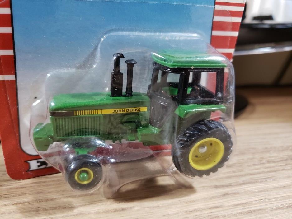 Ertl Farm Machines John Deere Tractor Diecast 1:64