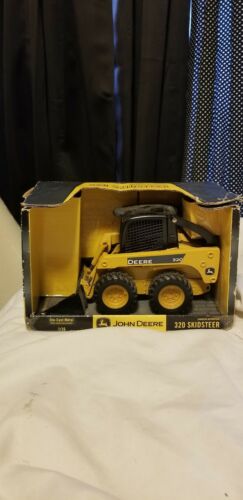 1/16 Rc2 Brand 320 John Deere Skidsteer