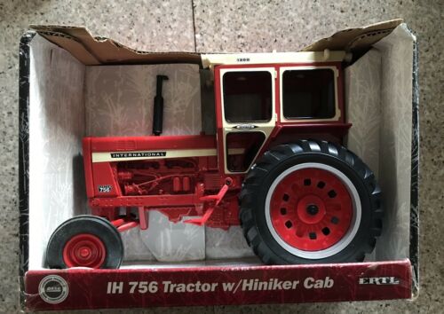 ERTL- IH 756 Tractor w/ Hiniker Cab, 1/16