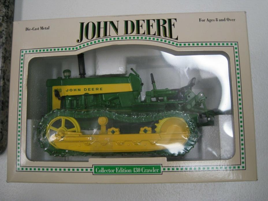 John Deere 430 Crawler Green Farm Tractor Collector Edition Die-Cast 1:16 NEW
