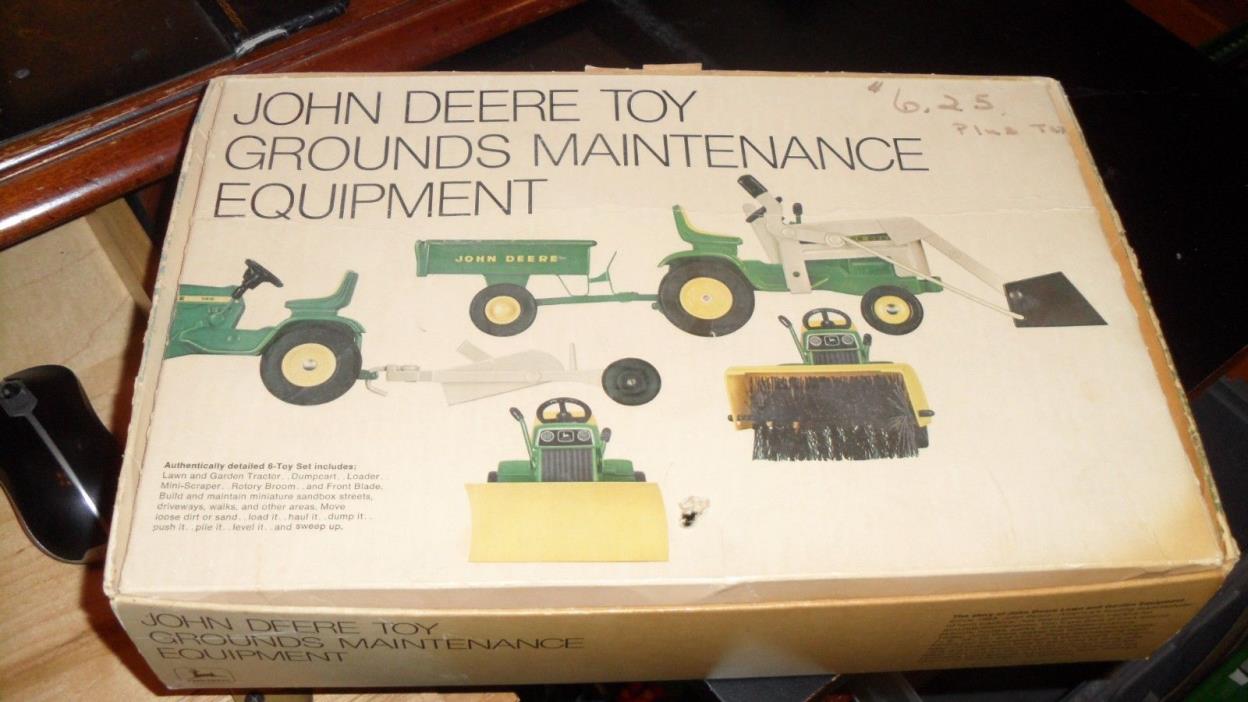 Ertl John Deere Toy Grounds Maintenance Equipment Set 140 Tractor 1/16 with box