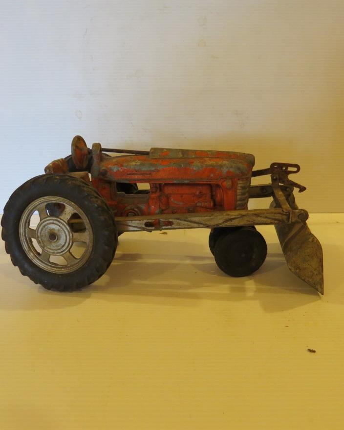 1950 Hubley IH NF Tractor with Loader HU013