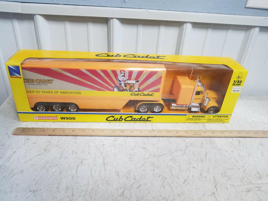 VINTAGE 1/32 Cub Cadet 50th Aniversary Semi  NIP 10655 Kenworth  W900