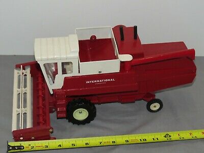 Vintage International IH 915 toy Combine Sharp 1:16 1:20 Scale Ertl old Knobby