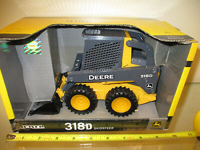 John Deere 318D Skid Loader By Ertl  1/16th Scale