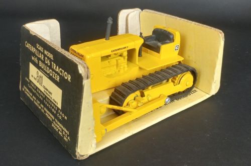 Vintage Ertl Caterpillar D6 Tractor with BULLDOZER New in Box NUMBER 301