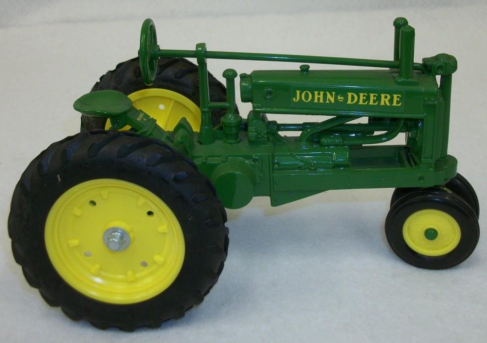 Ertl John Deere Model A Tractor 1/16 Die Cast Toy Model USA