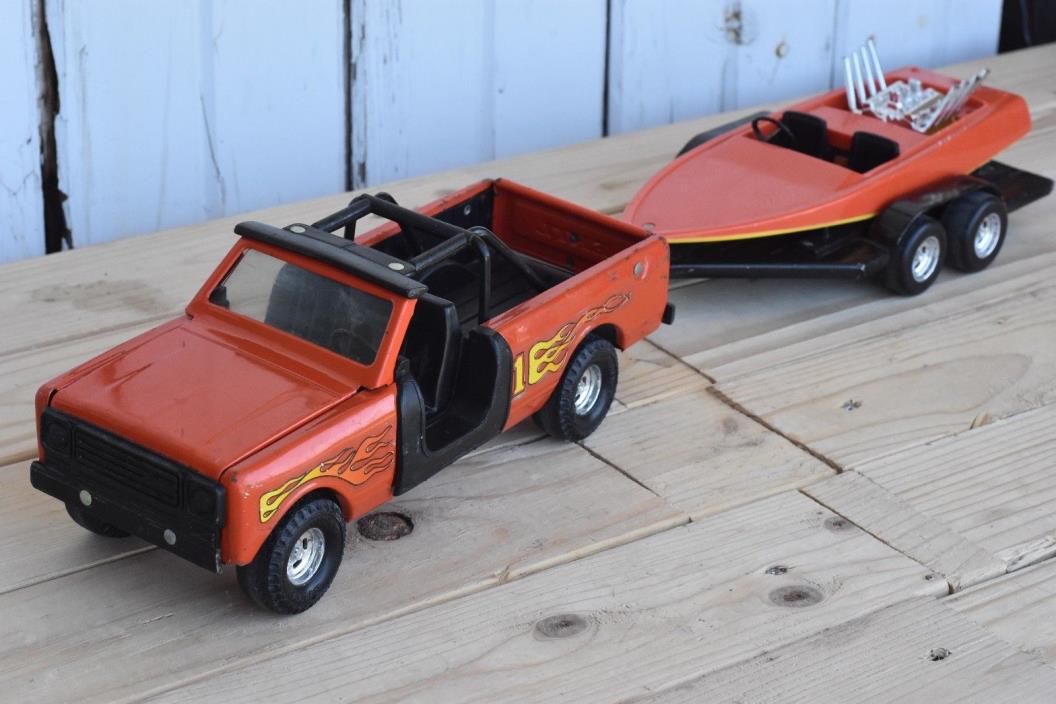 VINTAGE ERTL INTERNATIONAL IH SCOUT BAJA STYLE SPEED BOAT TRAILER COMBO