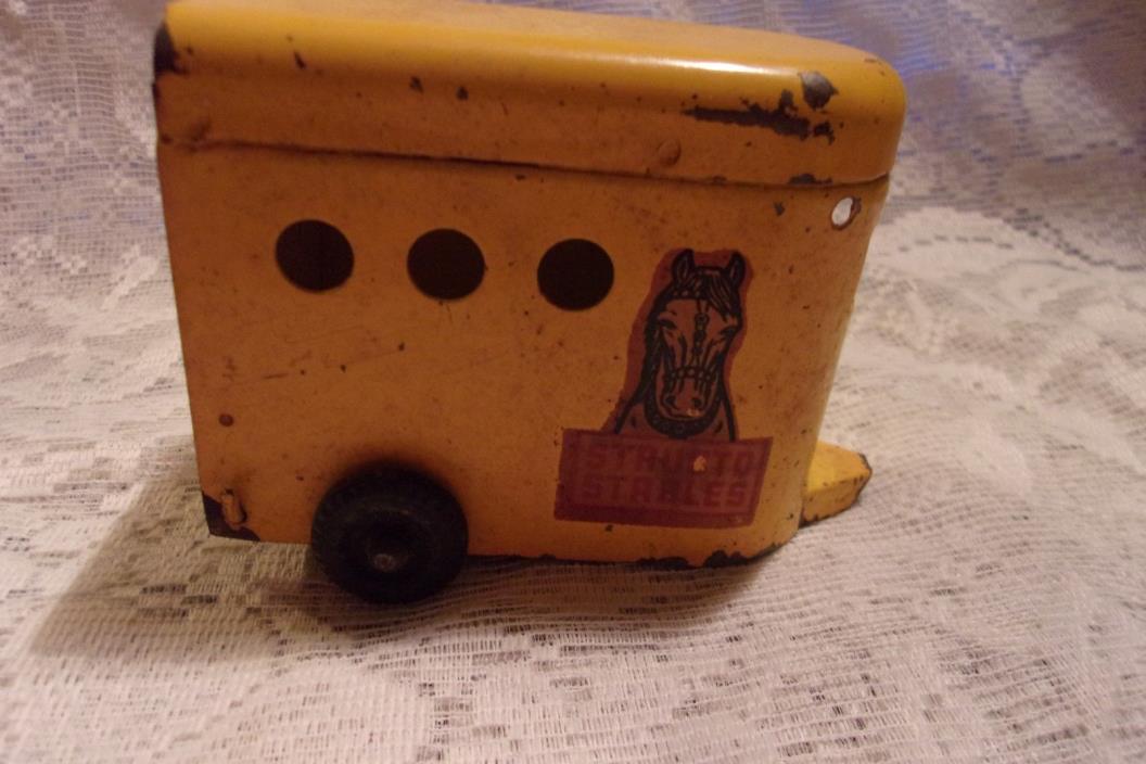 Vintage Steel YELLOW STRUCTO STABLES HORSE TRAILER FARM TOY