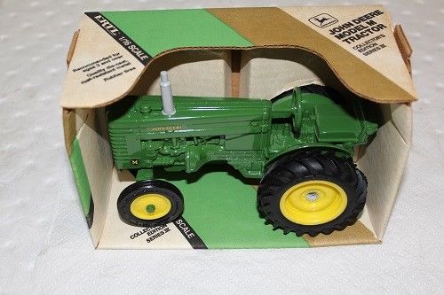 John Deere MODEL M Tractor ERTL 1/16 Scale #540TA Collector's Ed Series III MINT