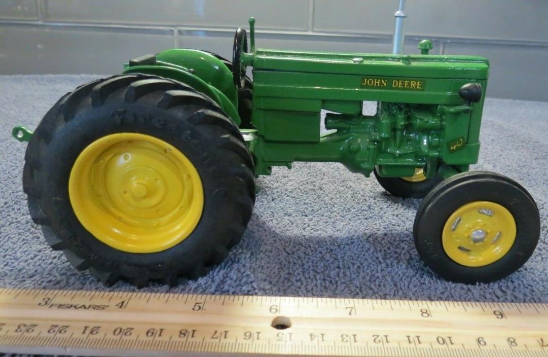1/16 CAST NOLT JOHN DEERE 40 TRACTOR