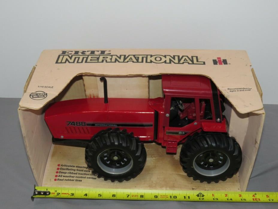 Vintage International Harvester 7488 IH 2+2 4WD Tractor NIB 1:16 dirty box Ertl