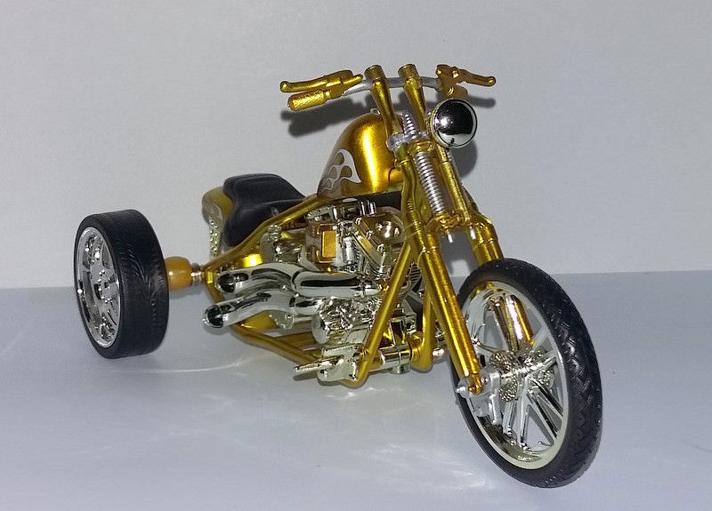 Jesse James West Coast Choppers  recustomized  Trike 1:18 Cherry CFL  # GLD