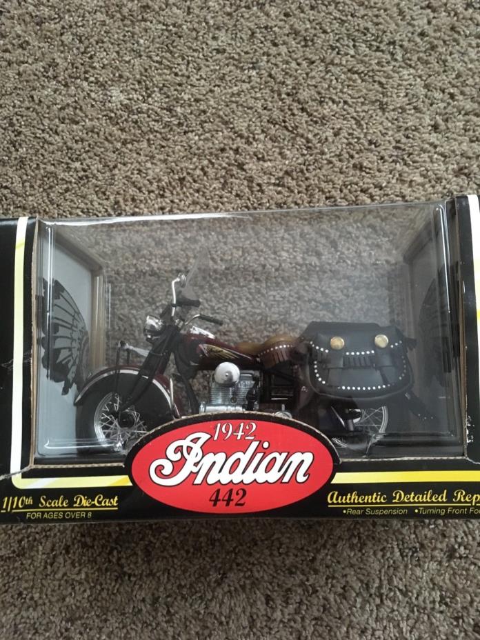 Tootsie Toy Die Cast 1942 Indian Motorcycle 442 Bagger New in Package 1:10 Scale