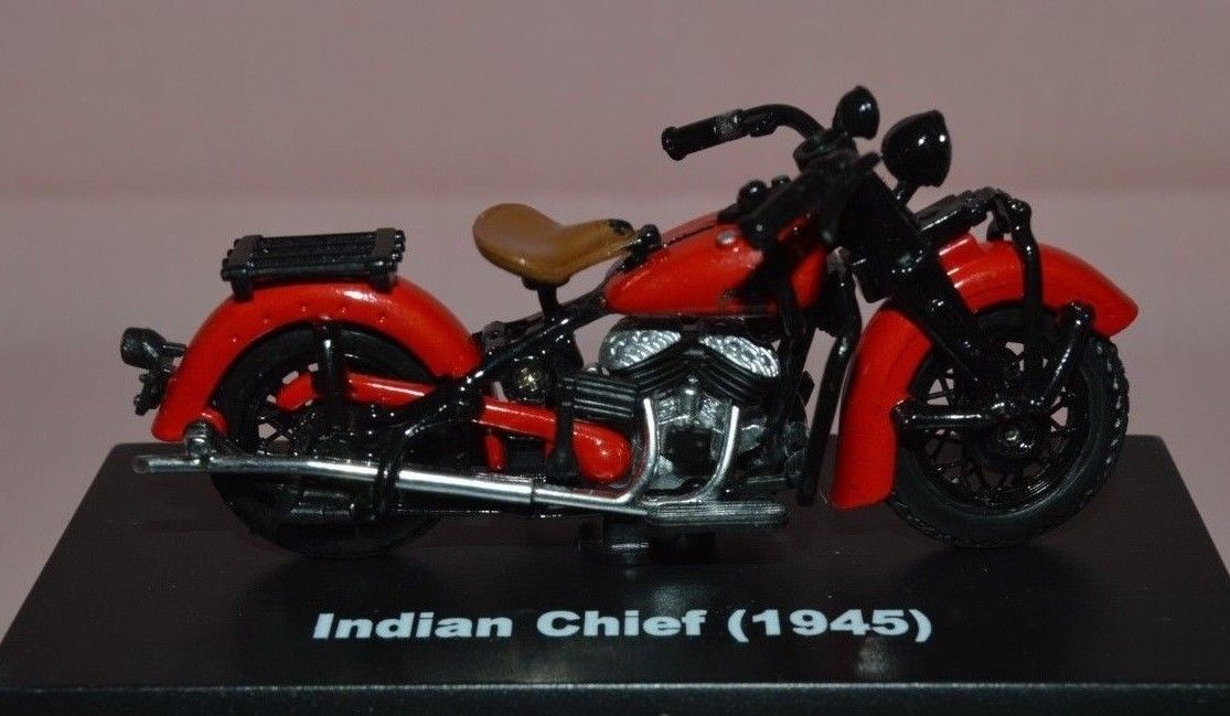 NEW-RAY DIE-CAST MOTORCYCLE '1945' INDIAN CHIEF SCALE 1:32 ON BOXED & ON STAND