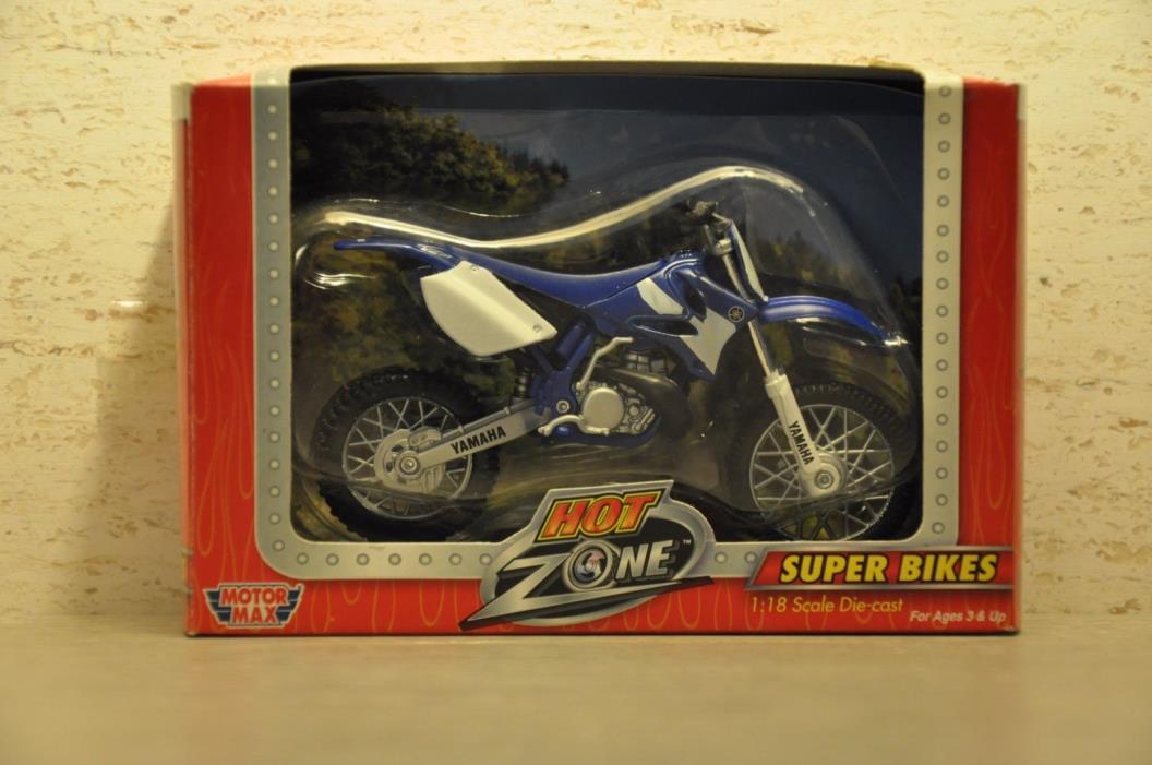Motor Max's Yamaha YZ250 w/working kickstand  - NIB - 1:18 - BLUE