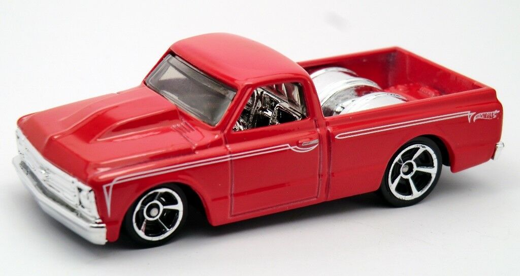 Mattel 2013 Hot Wheels Hot Trucks '67 Chevy C10: 1:64 Scale (X1637)