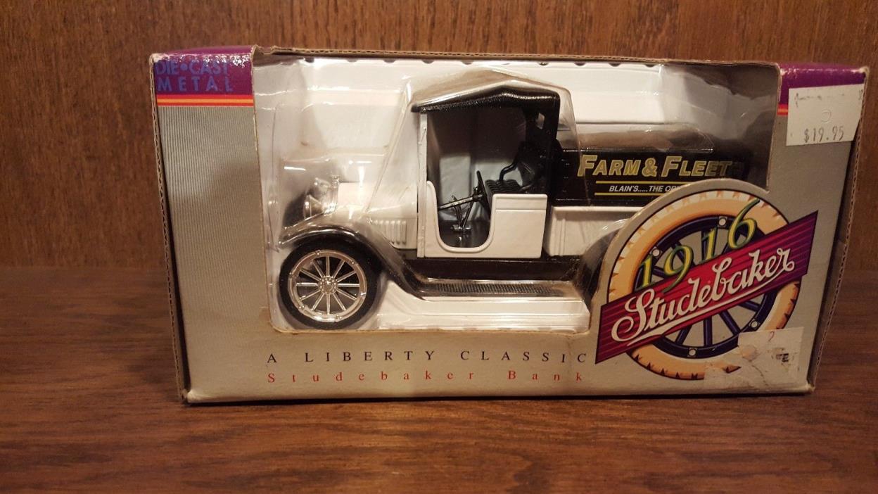 Liberty Classic Die Cast 1916 Stubebaker Farm & Fleet Bank