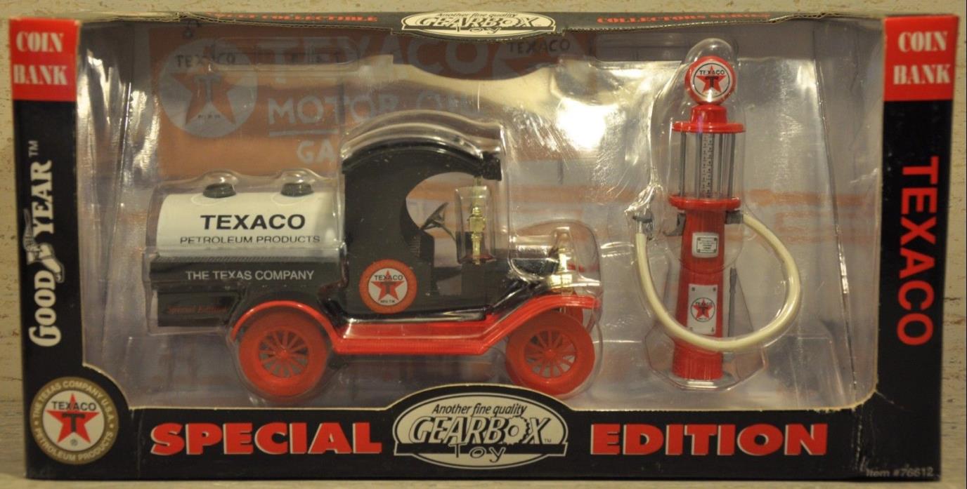 Gearbox's Texaco 1912 Ford Model T Oil Tanker & Gas Pump - 1:25 - COIN BANK