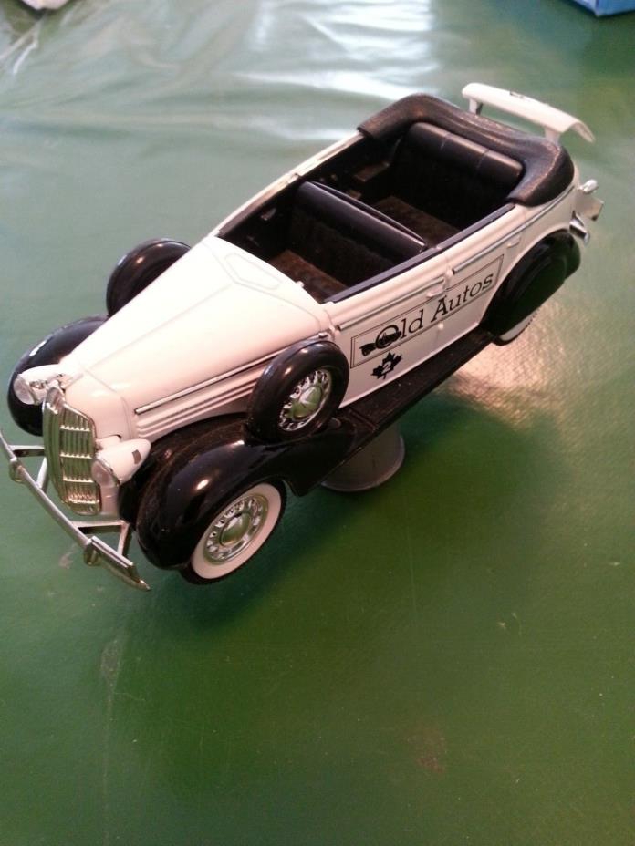 1936 Dodge Convertible Diecast 1/24 Scale Vintage Liberty Classics  Bank & Key