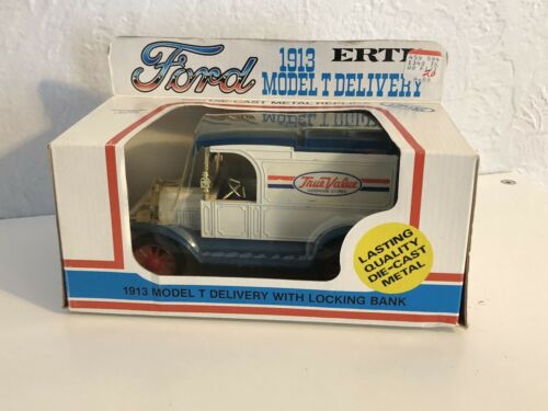 True Value Hardware Ertl 1913 Ford Model-T Delivery Truck diecast bank Open Box