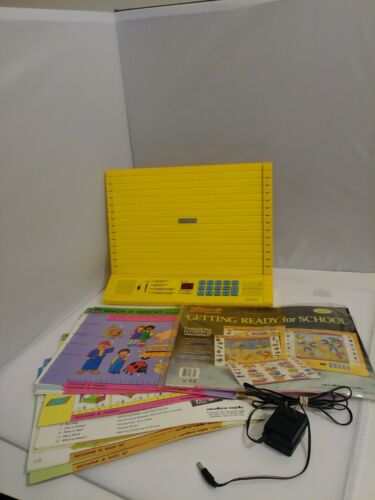 RARE Vintage Geo Safari Electronic Learning Game Yellow EL8700 LOTS OF CARDS 30+